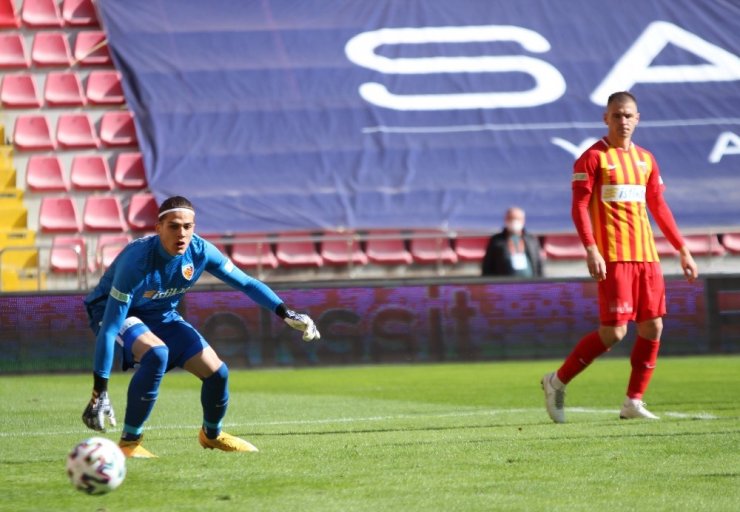 Süper Lig: Kayserispor: 0 - MKE Ankaragücü: 0 (İlk yarı)