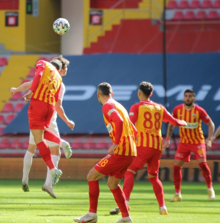 Süper Lig: Kayserispor: 0 - MKE Ankaragücü: 0 (İlk yarı)