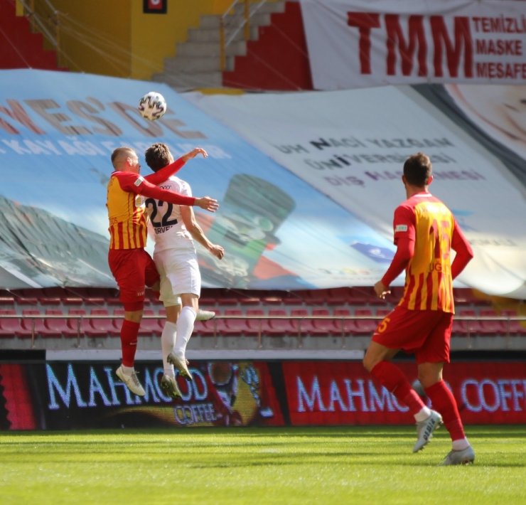 Süper Lig: Kayserispor: 0 - MKE Ankaragücü: 0 (İlk yarı)