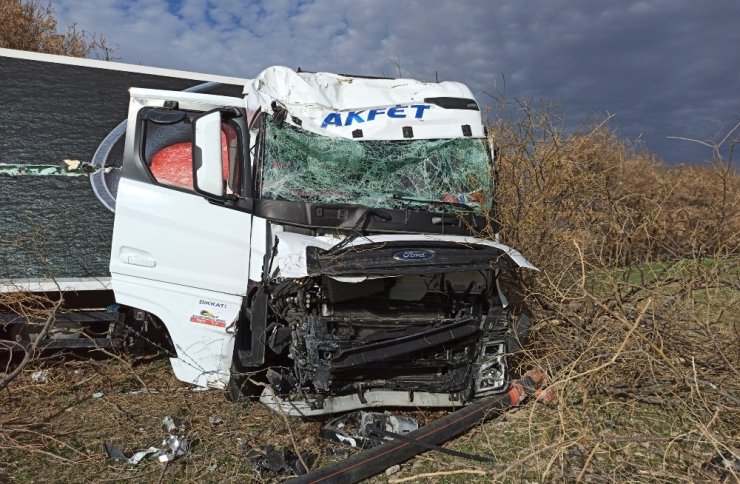 Aksaray’da tır şarampole düştü: 1 yaralı