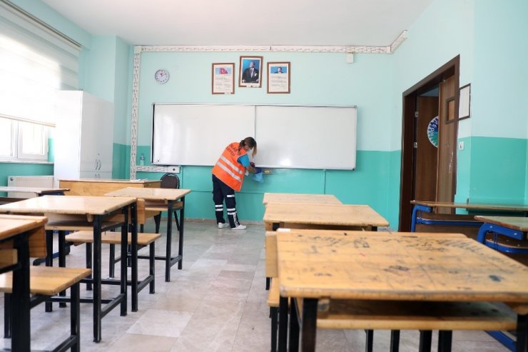 Talas Belediyesi okulları yüz yüze eğitime hazırladı