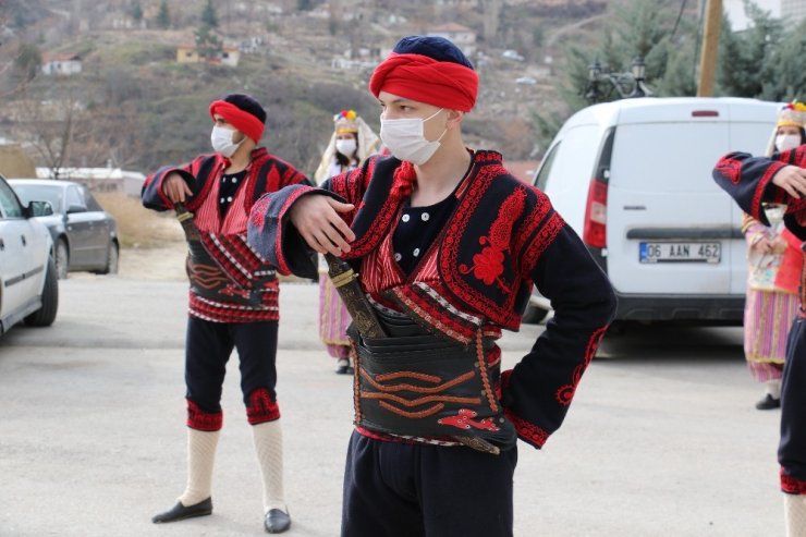 Mamak Belediyesi’nden iki mahallede hizmet seferberliği