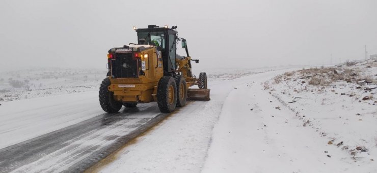 Başkent’te kar teyakkuzu: Ekipler 7/24 sahada, çalışmalar canlı yayında