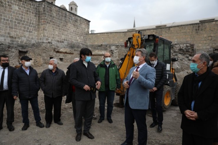 Melikgazi tarihine sahip çıkmaya devam ediyor