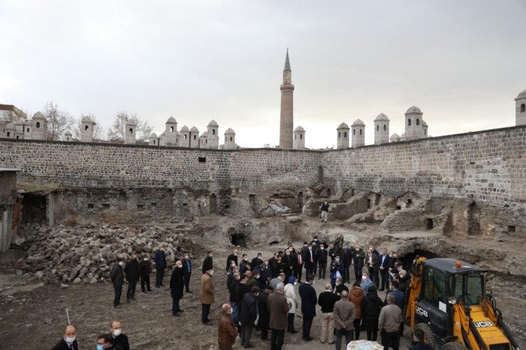 Melikgazi tarihine sahip çıkmaya devam ediyor