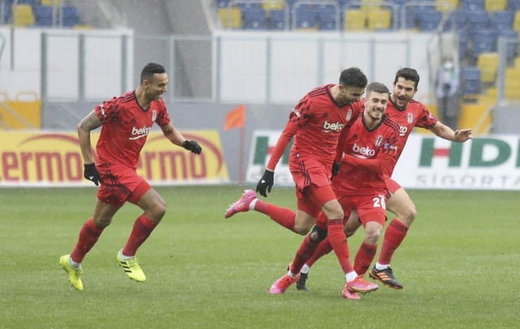 Süper Lig: Gençlerbirliği: 0 - Beşiktaş: 1 (Maç devam ediyor)