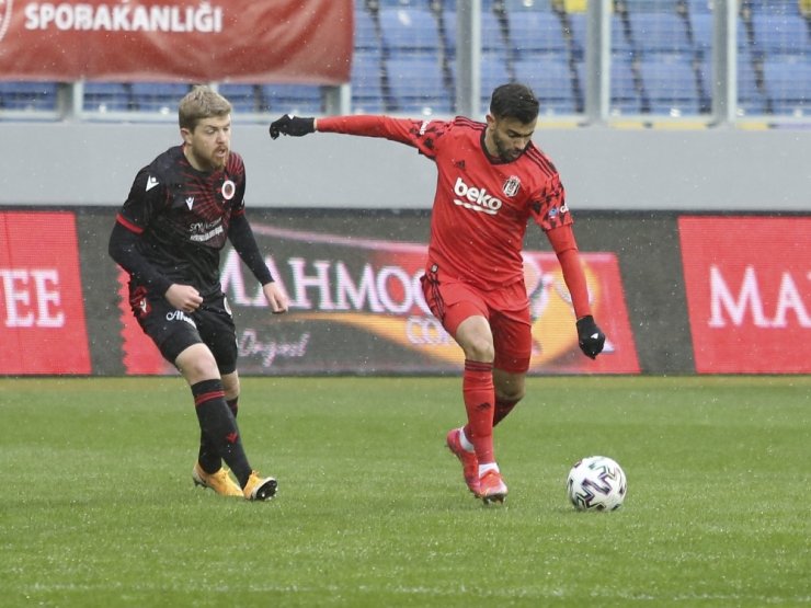 Süper Lig: Gençlerbirliği: 0 - Beşiktaş: 1 (Maç devam ediyor)