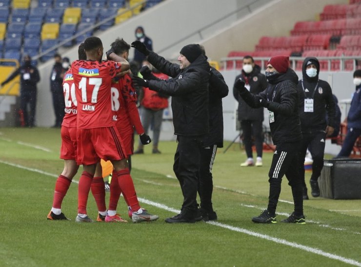 Süper Lig: Gençlerbirliği: 0 - Beşiktaş: 1 (Maç devam ediyor)