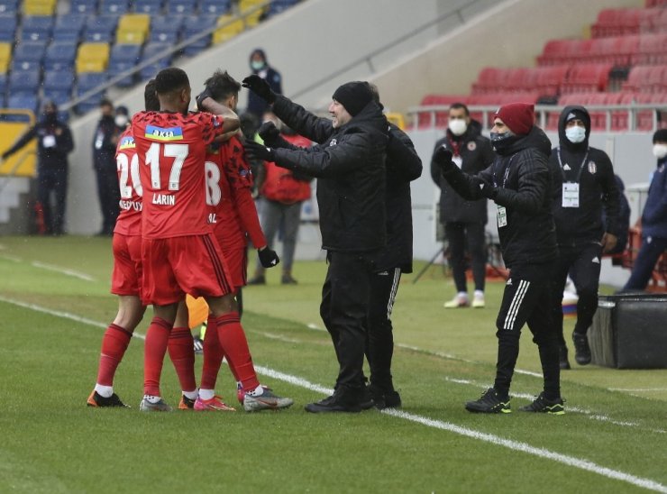 Süper Lig: Gençlerbirliği: 0 - Beşiktaş: 1 (İlk yarı)