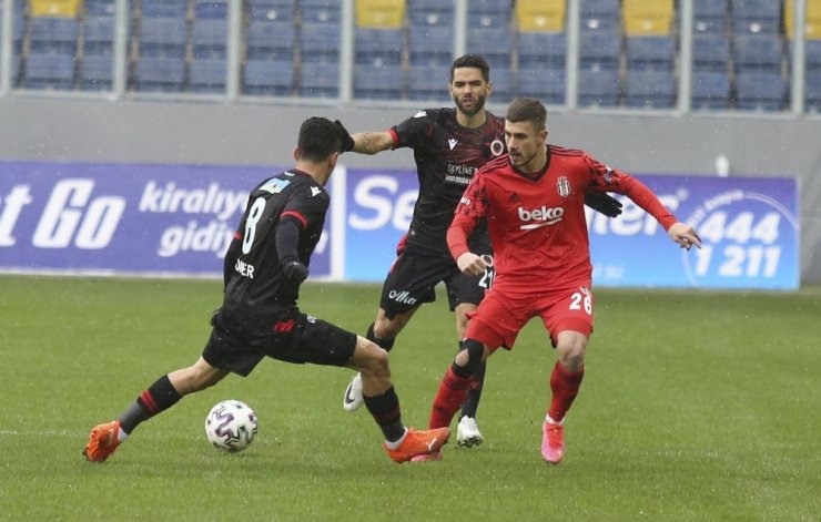 Süper Lig: Gençlerbirliği: 0 - Beşiktaş: 1 (İlk yarı)