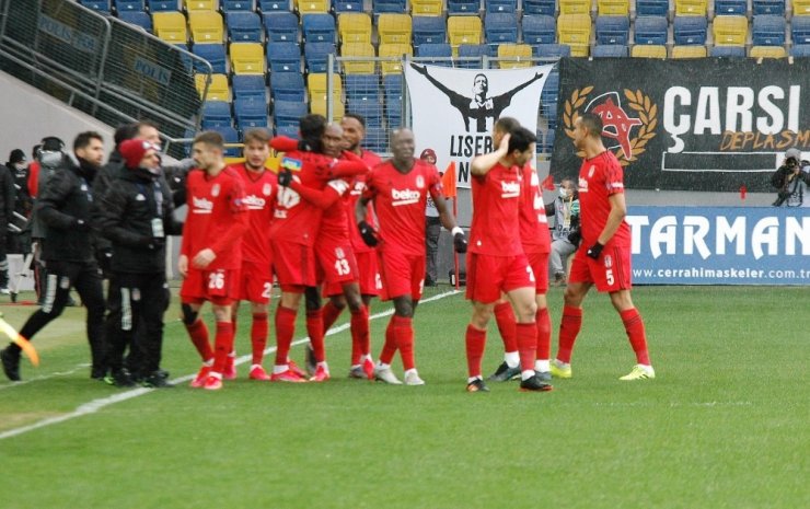 Süper Lig: Gençlerbirliği: 0 - Beşiktaş: 1 (İlk yarı)