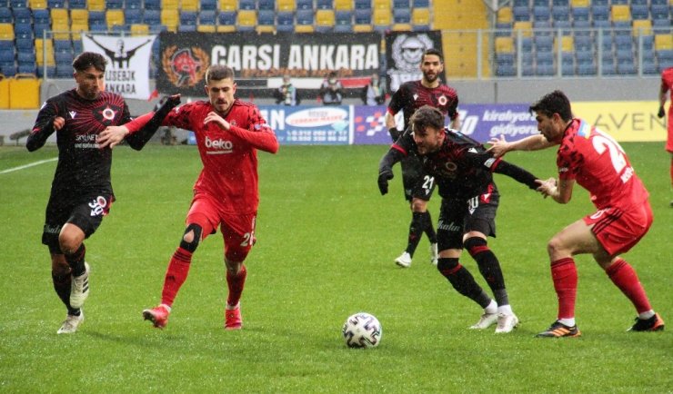 Süper Lig: Gençlerbirliği: 0 - Beşiktaş: 1 (İlk yarı)