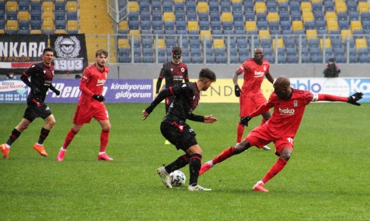 Süper Lig: Gençlerbirliği: 0 - Beşiktaş: 1 (İlk yarı)