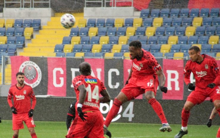 Süper Lig: Gençlerbirliği: 0 - Beşiktaş: 1 (İlk yarı)