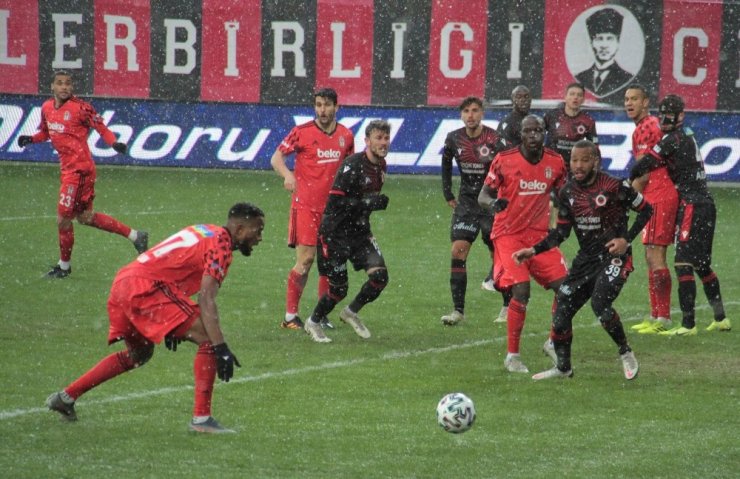 Süper Lig: Gençlerbirliği: 0 - Beşiktaş JK: 3 (Maç sonucu)