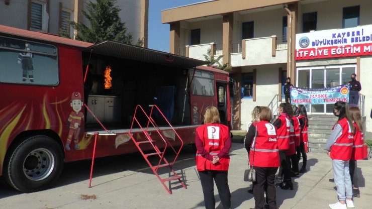 İtfaiyeden ev kadınlarına ‘Yangın’ eğitimi