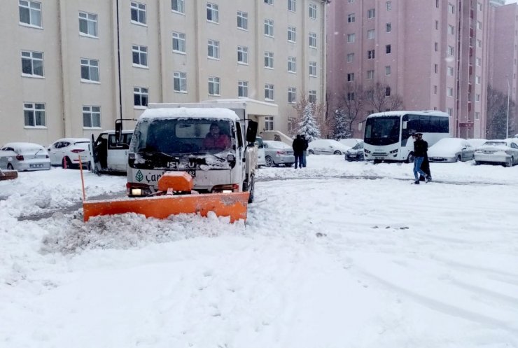 Çankaya’da aralıksız karla mücadele