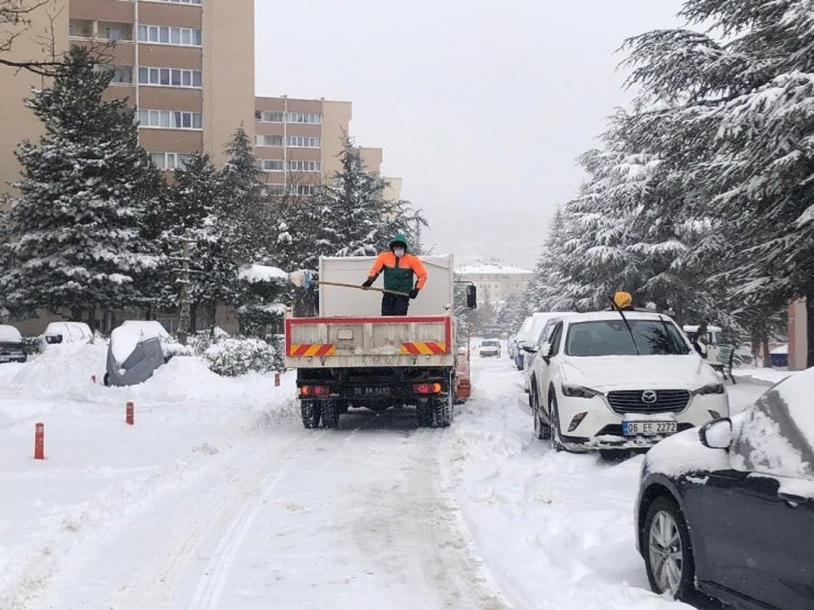 Çankaya’da aralıksız karla mücadele