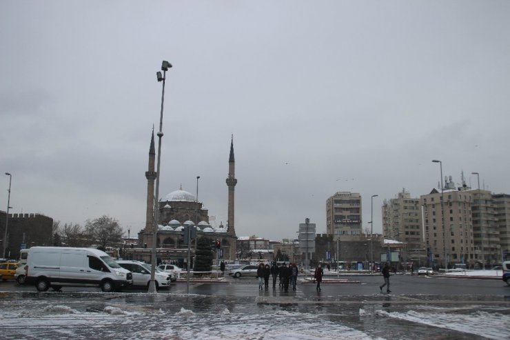 Kayseri beyaza büründü