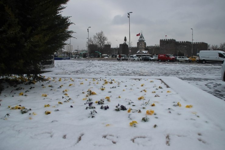 Kayseri beyaza büründü