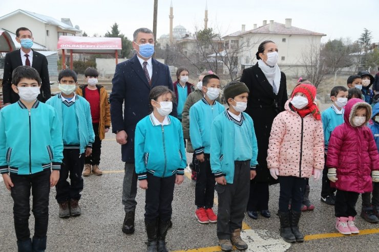 Gölbaşı Belediye Başkanı Şimşek’ten miniklere anlamlı ziyaret