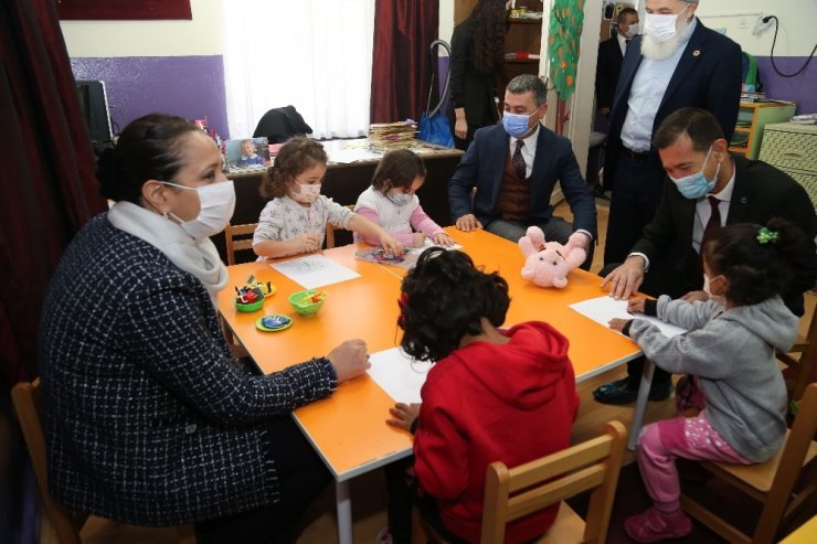 Gölbaşı Belediye Başkanı Şimşek’ten miniklere anlamlı ziyaret