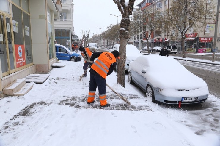 Karaman Belediyesinde kar mesaisi