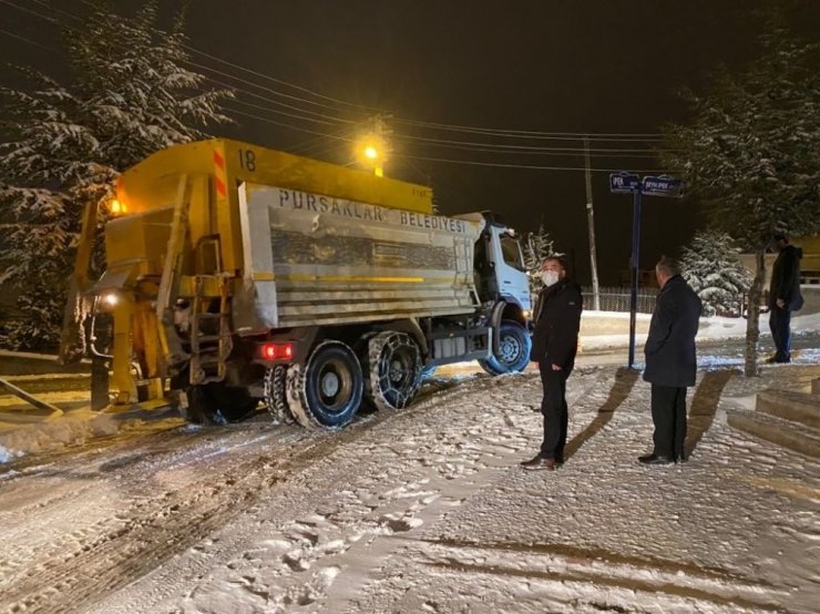 Pursaklar Belediyesi’nden gece gündüz yoğun mesai