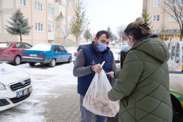 Başkent’te hem çiftçinin hem ihtiyaç sahiplerinin yüzü güldü