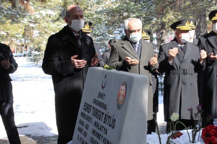 İçişleri Bakanı Soylu, Eşref Bitlis’i ve Gara Şehitleri’ni kabri başında andı