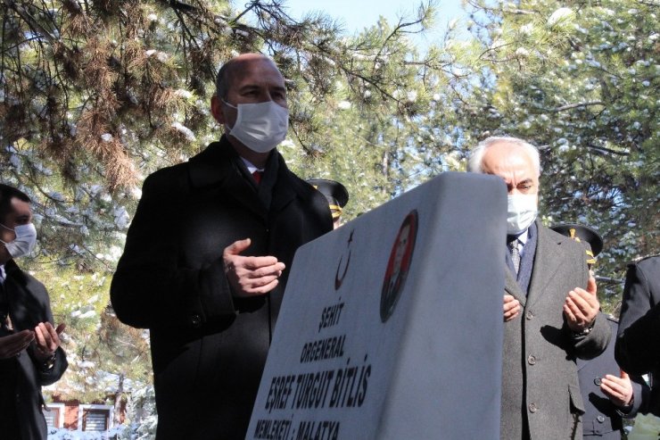 İçişleri Bakanı Soylu, Eşref Bitlis’i ve Gara Şehitleri’ni kabri başında andı