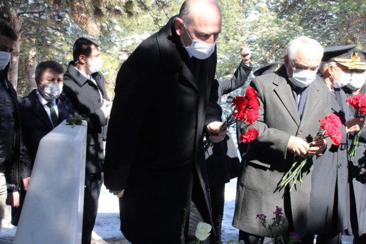 İçişleri Bakanı Soylu, Eşref Bitlis’i ve Gara Şehitleri’ni kabri başında andı