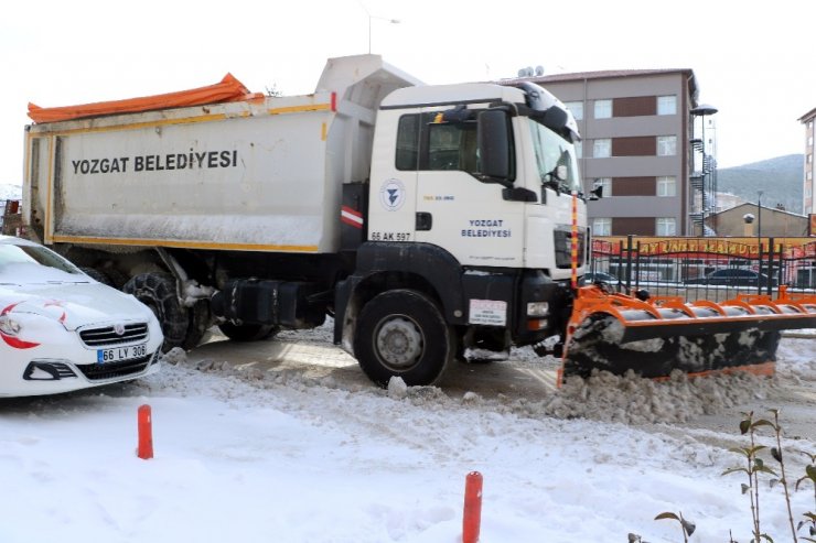 Yozgat’ta yapay şelale buz tuttu