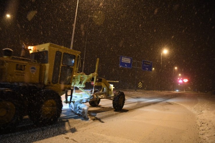 Kayseri’de 218 mahalle yolu ulaşıma açıldı