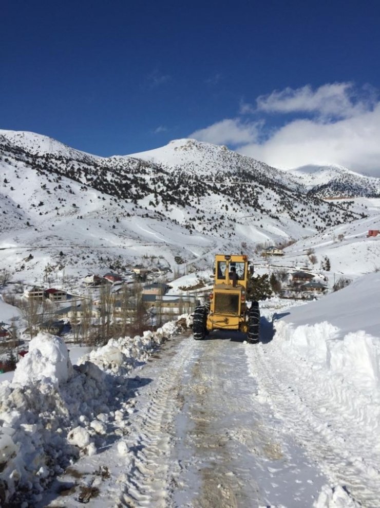 Kayseri’de 218 mahalle yolu ulaşıma açıldı