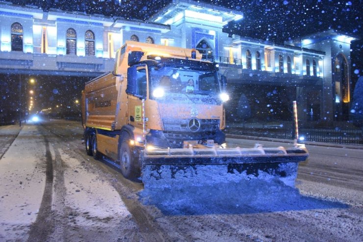 Konya Büyükşehir kar ve buzlanmaya karşı teyakkuz halinde