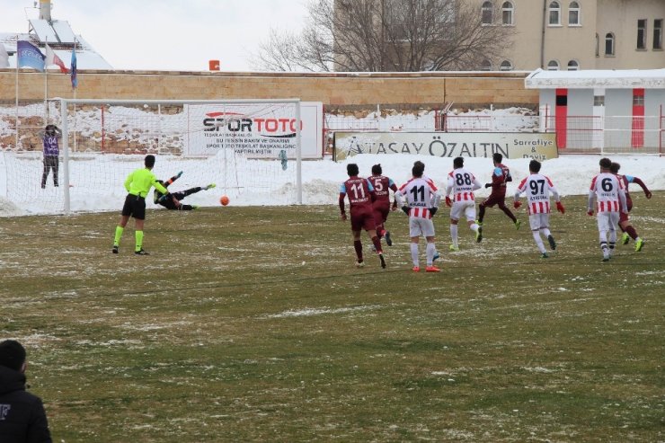 3. Lig 1. Grup: Nevşehir Belediyespor:1 - Ofspor: 2