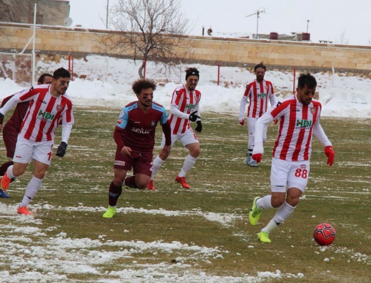 3. Lig 1. Grup: Nevşehir Belediyespor:1 - Ofspor: 2