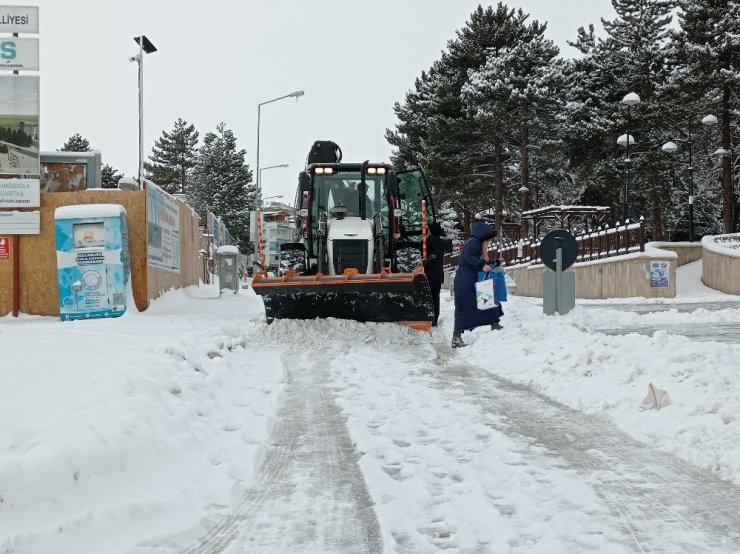 Sivas’ta 916 köy yolu araç ulaşımına kapandı