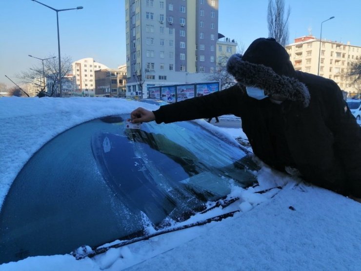 Termometreler eksi 11’i gördü, Kayseri buz tuttu