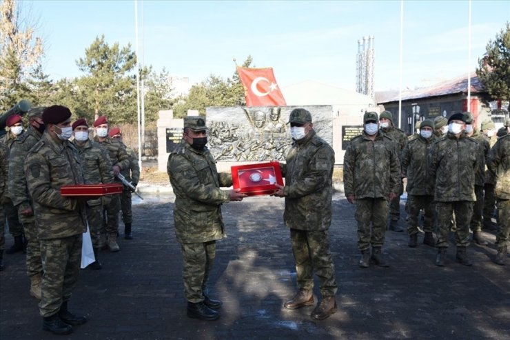 Azerbaycanlı askerler törenle ülkesine uğurlandı