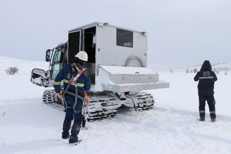 Enerji timlerini dondurucu soğuk ve kar durduramıyor