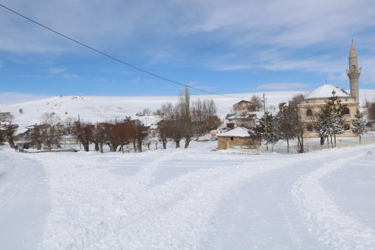 Devlete yük olmamak için kendi yollarını kendileri açıyor