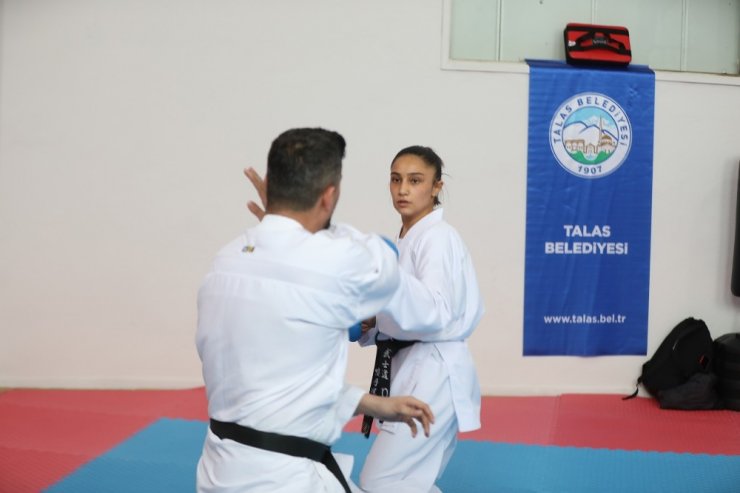 Milli sporcudan Talas’ta karate kursu