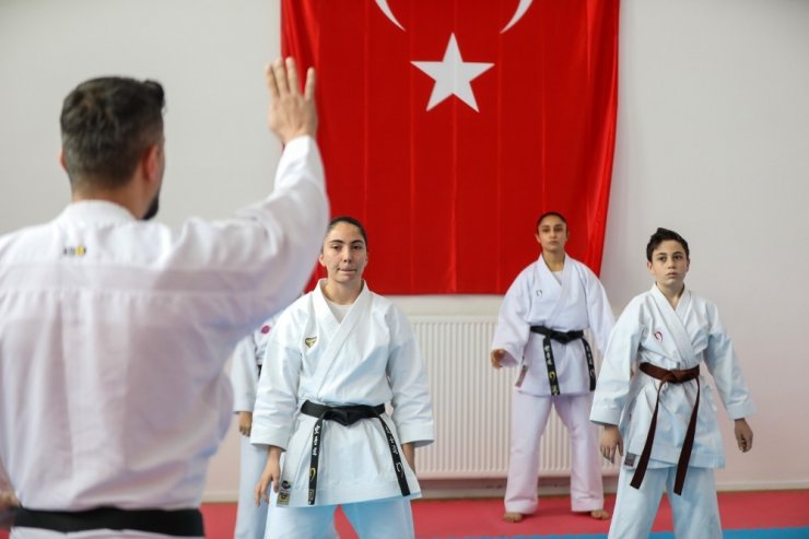 Milli sporcudan Talas’ta karate kursu