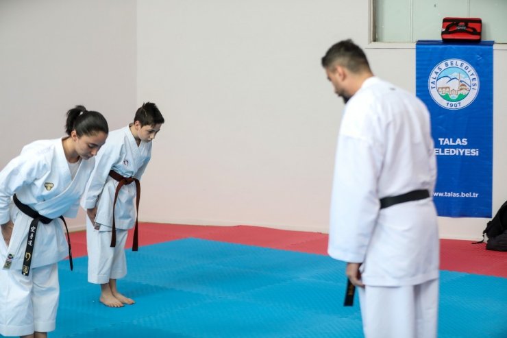 Milli sporcudan Talas’ta karate kursu