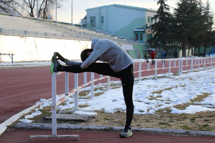 18 yıl sonra Cumhurbaşkanı Erdoğan’ın karşısına Milli Sporcu olarak çıktı