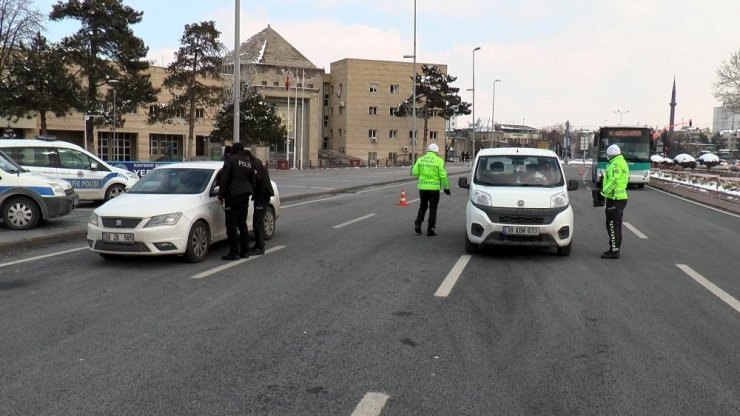 Sokağa çıkma kısıtlamasında denetimler aralıksız devam ediyor