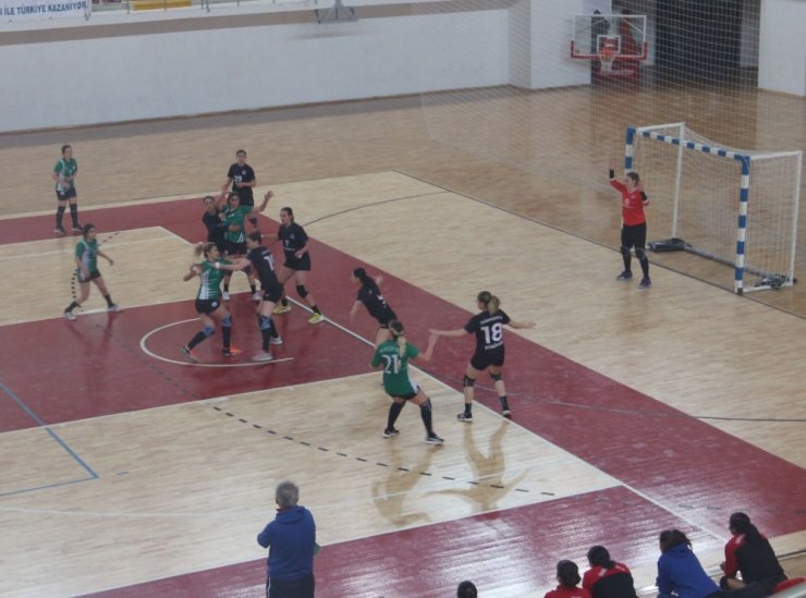 Kadınlar Hentbol Süper Ligi: Sivas Belediyespor: 25 - Üsküdar Belediyespor: 27