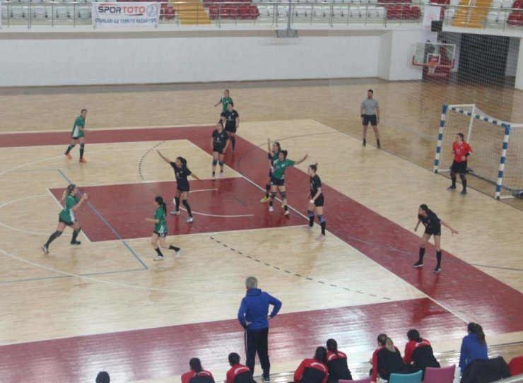 Kadınlar Hentbol Süper Ligi: Sivas Belediyespor: 25 - Üsküdar Belediyespor: 27